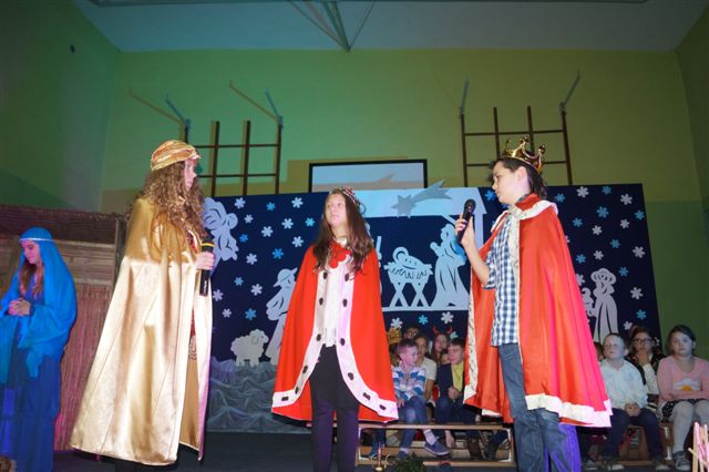 PRZY WIGILIJNYM STOLE W RODZINNYM GRONIE