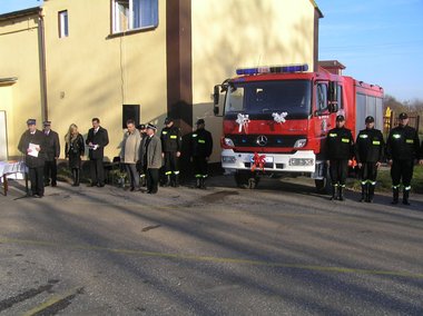 Nowy samochód bojowy Mercedes - Benz Atego 1326 AF